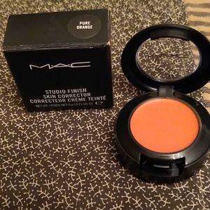MAC Studio Finish Skin Corrector